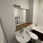 2-bed -sleeps 5 & Parking Apartman *