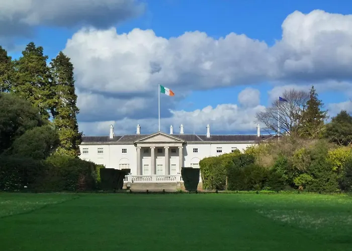 Apartment 2-bed -sleeps 5 & Parking Dublin