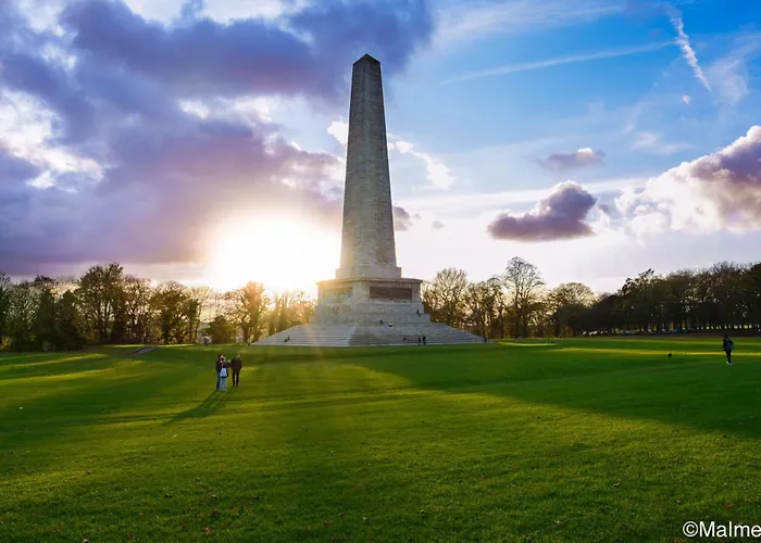 2-bed -sleeps 5 & Parking Dublin