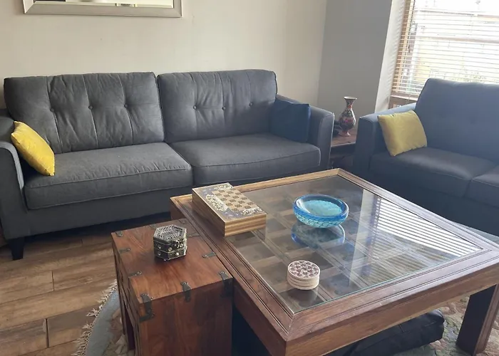 2-bed -sleeps 5 & Parking * Dublin