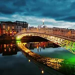 2-bed -sleeps 5 & Parking *