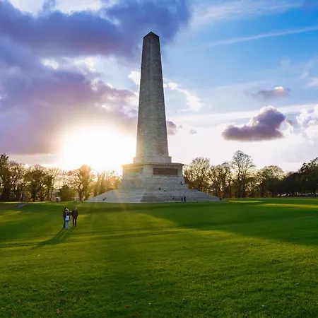 2-bed -sleeps 5 & Parking Dublin