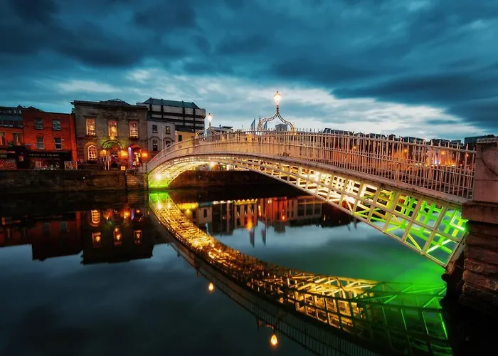 2-bed -sleeps 5 & Parking *