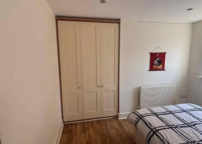 公寓 2-bed -sleeps 5 & Parking